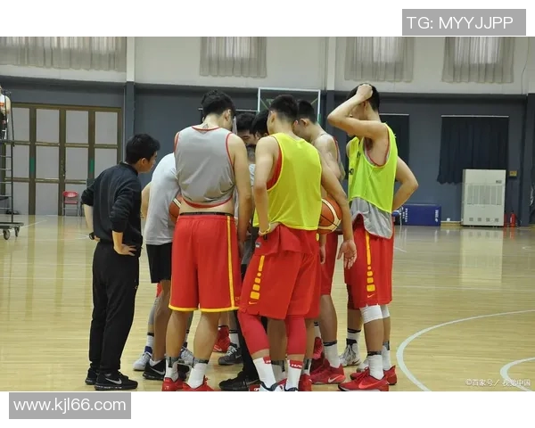 深圳篮球队在篮球配合排行榜中荣登第七名展现团队实力与默契 深圳篮球队在篮球配合排行榜中荣登第七名展现团队实力与默契