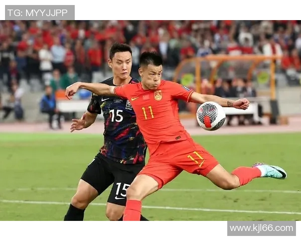 国足逆袭韩国以一球小胜展现顽强斗志与团结精神 国足逆袭韩国以一球小胜展现顽强斗志与团结精神
