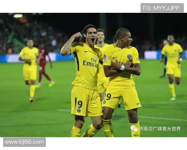 大巴黎与曼联的搞笑解说让你捧腹大笑的足球盛宴 大巴黎与曼联的搞笑解说让你捧腹大笑的足球盛宴