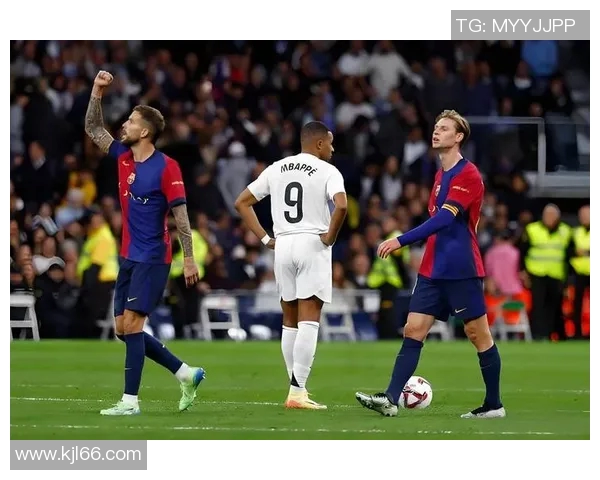 巴萨在与赛维的激烈对决中上演绝杀时刻，精彩瞬间令人难忘