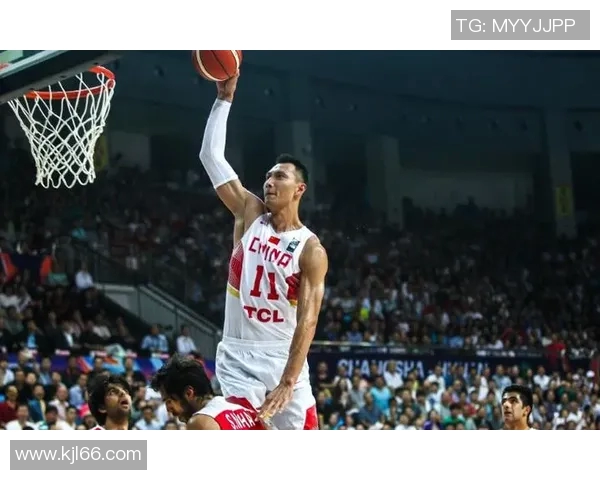 易建联：从篮球场的传奇到人生舞台的多重角色探寻与成长之路