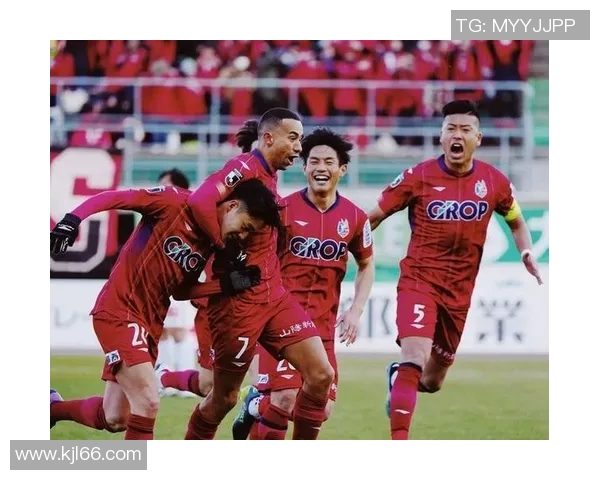 新疆队与浙江稠州银行的激烈对决引发球迷热议与期待