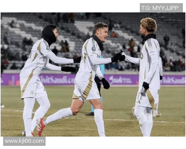 温哥华白帽迎战洛杉矶银河争夺美职联季后赛资格的关键之战 温哥华白帽迎战洛杉矶银河争夺美职联季后赛资格的关键之战