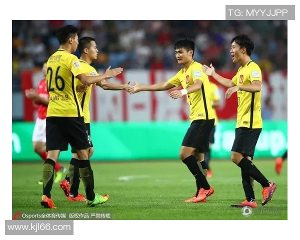 绿城与辽足2017年精彩对决回顾及赛季表现分析