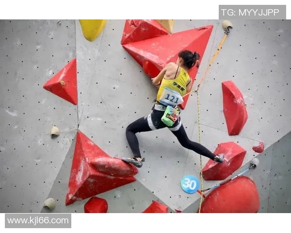 重庆攀岩队灵活性深度对比分析及其对竞技表现的影响探讨 重庆攀岩队灵活性深度对比分析及其对竞技表现的影响探讨