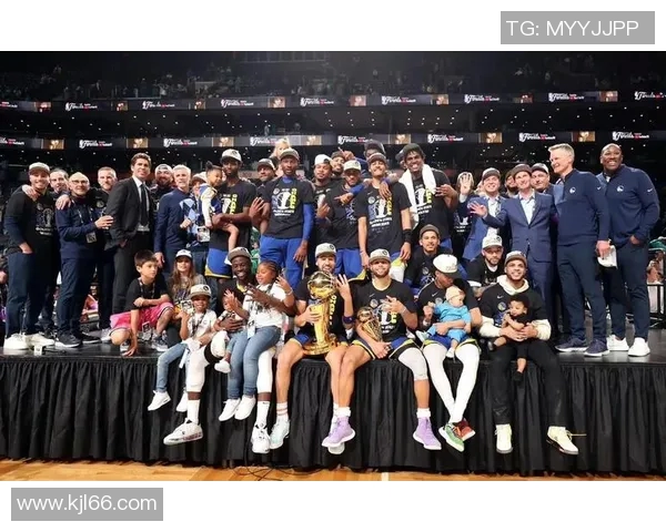 勇士逆转奇才第4节精彩对决展现球队韧性与拼搏精神