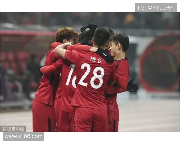 权健与上港激战正酣比分悬念迭起球迷热情高涨的精彩对决